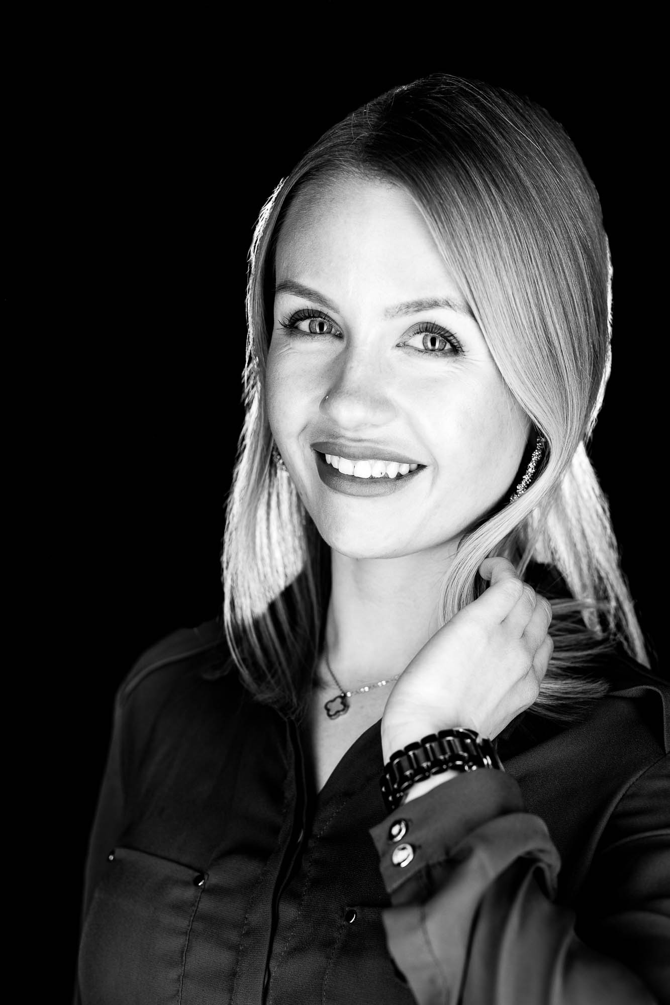 Export x3 Headshot  06548 Dez 01 2019 Bearbeitet 2 Headshots 2019  Miro Nicole Nadine